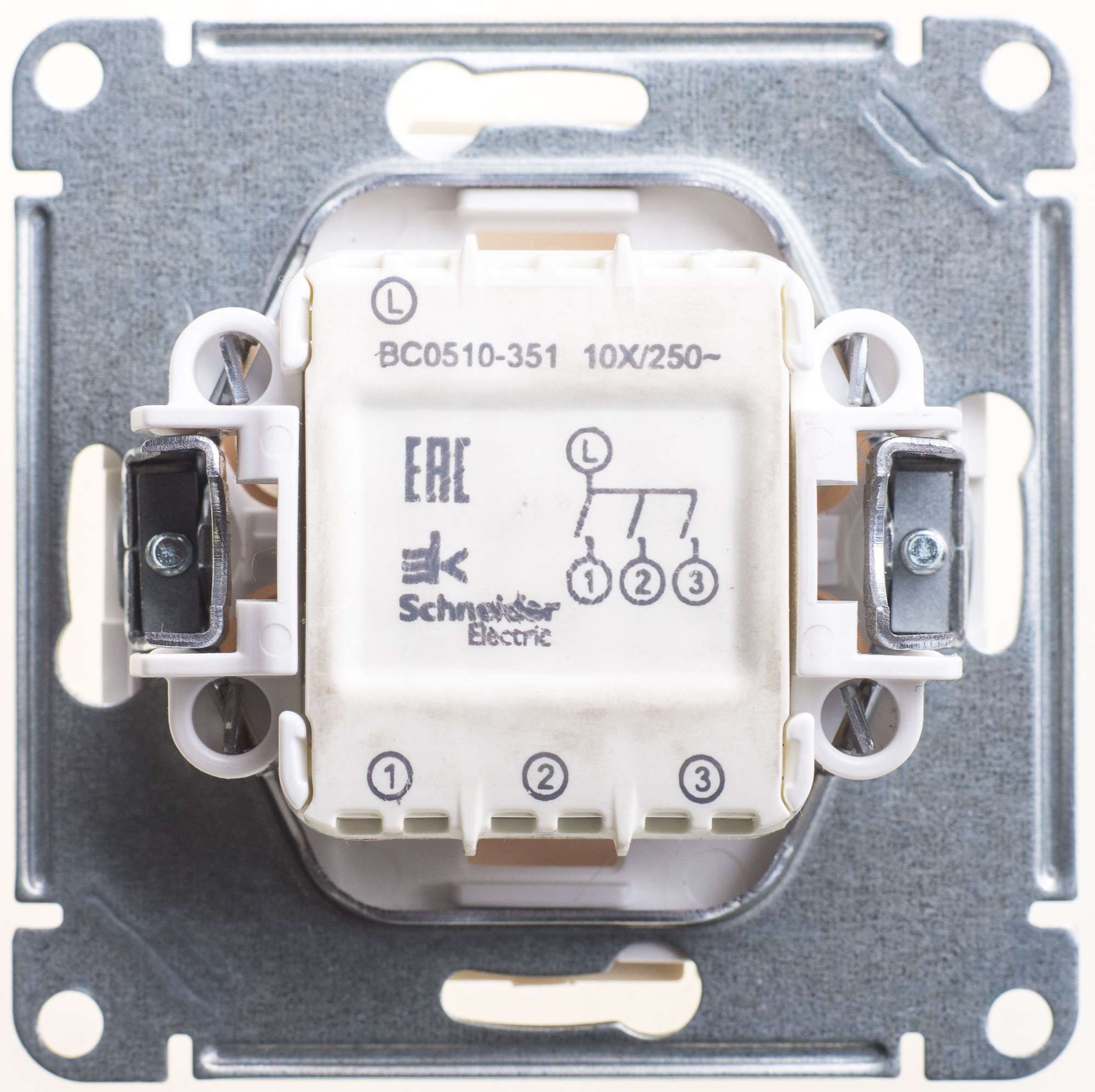 Выключатель 3-клавишный, 10АХ, механизм (слоновая кость) Wessen 59 Systeme Electric, VS0510-351-2-86