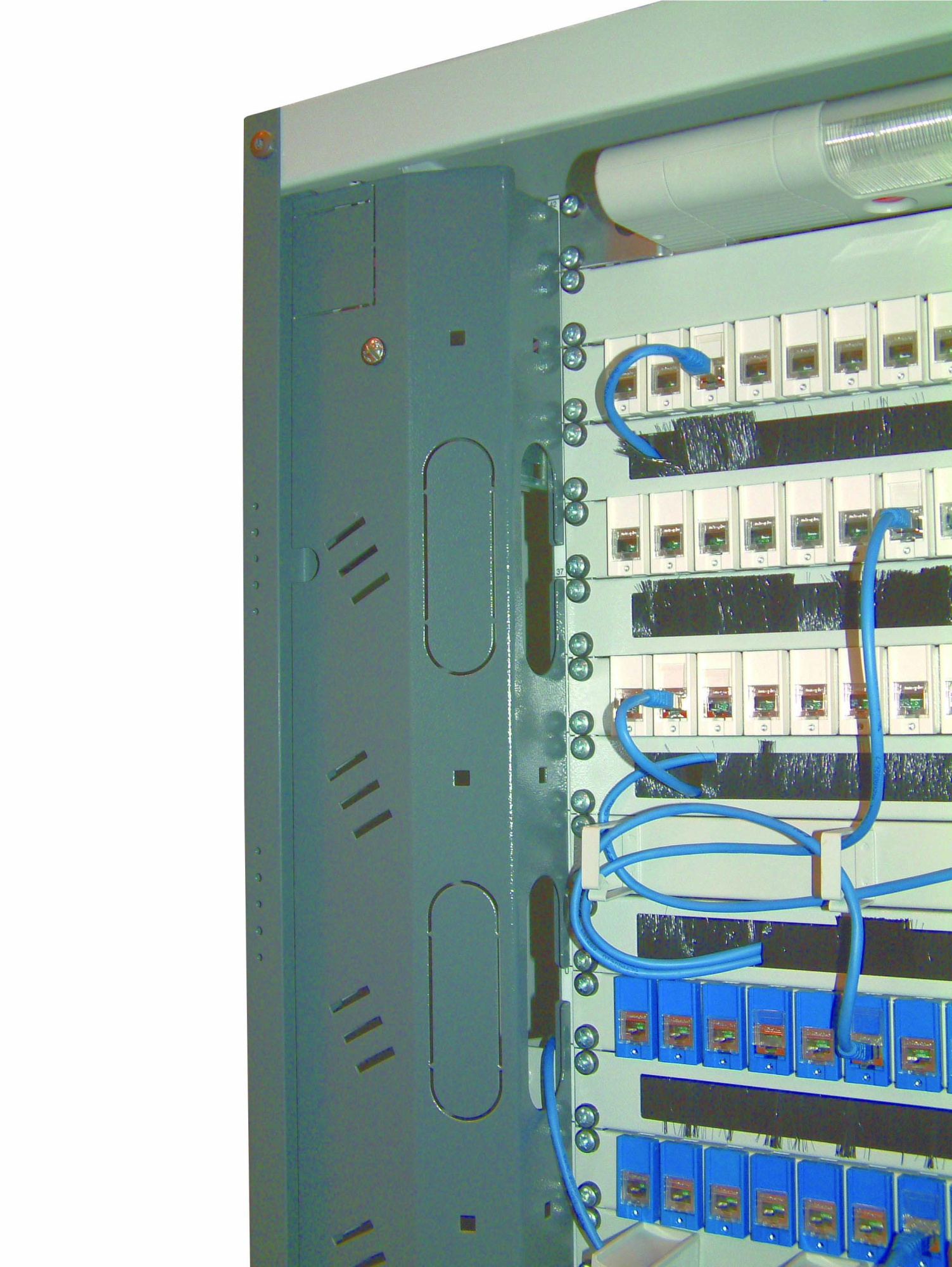 Боковые вставки с каб.ввод. 42u 2шт Schneider Electric, NSYPV42