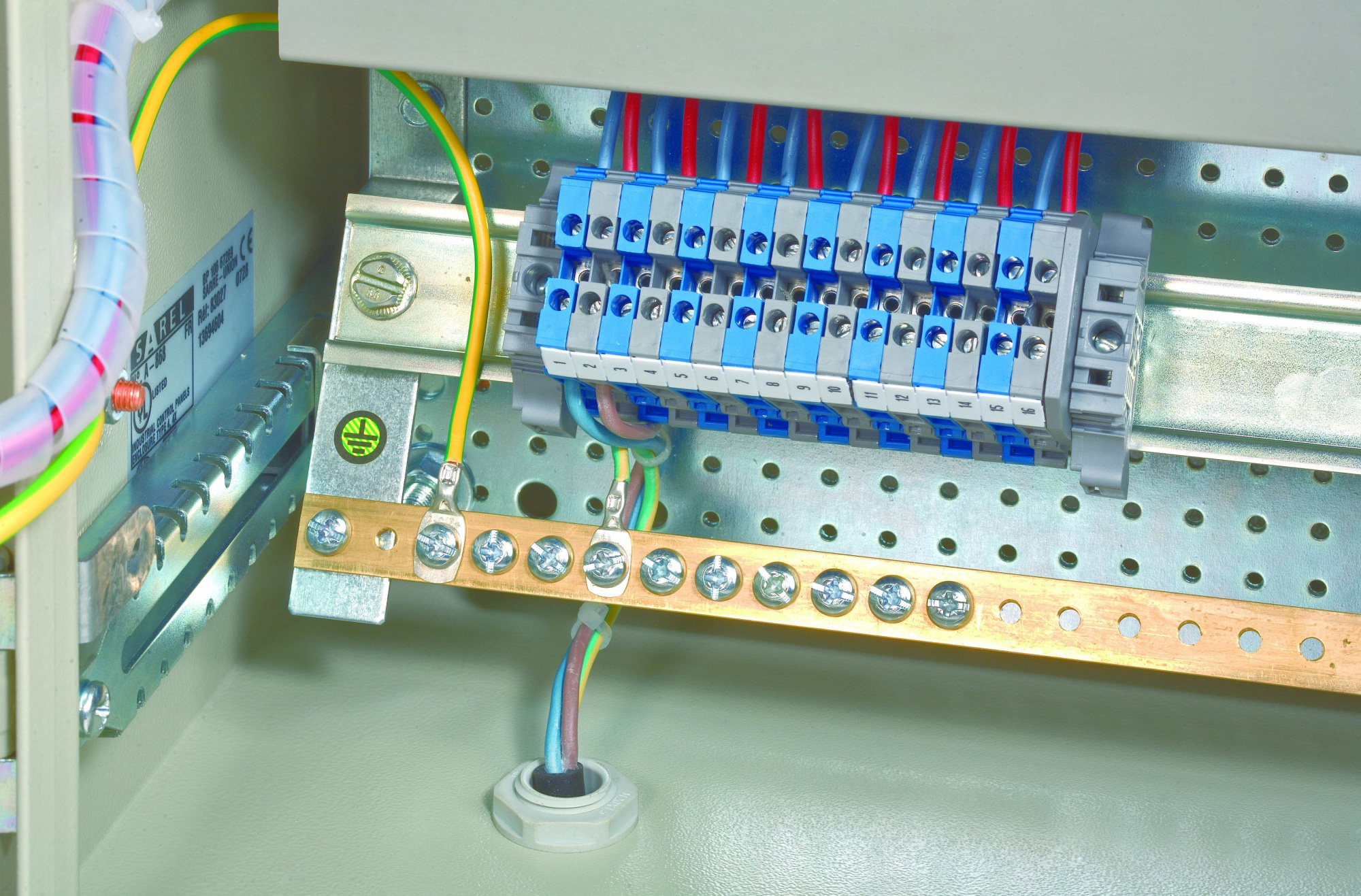 Кронштейн для шины и din-рейки Schneider Electric, NSYEDCOC